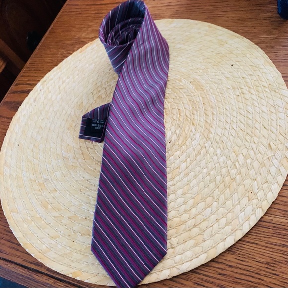 Calvin Klein Men Neck Tie - Picture 2 of 7